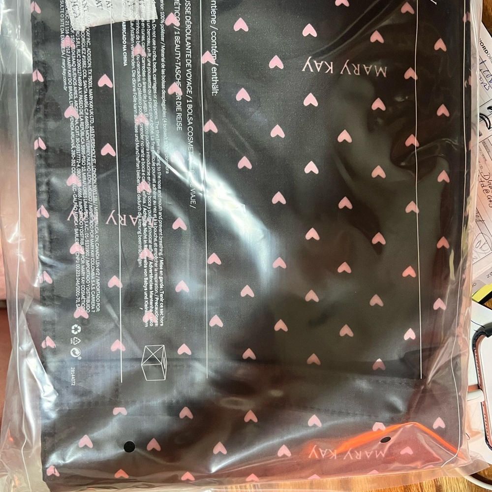 Mary Kay Brand new never taken out of the package, roll up and hang up bag.